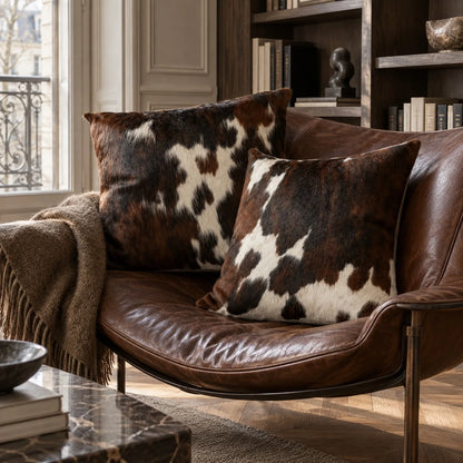 Coussin en peau de vache Écorce dans un intérieur