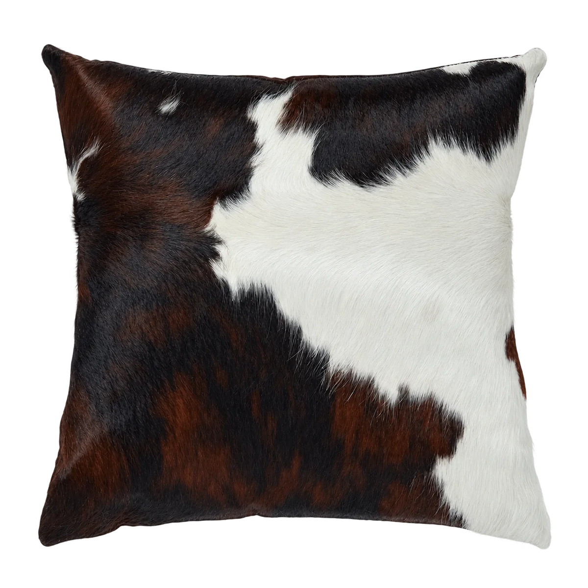 Coussin en peau de vache Graphique, vue du produit aux tonalités brun foncé et blanc
