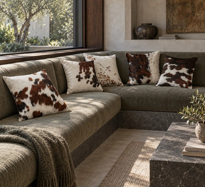 Coussin en peau de vache Patine dans un intérieur