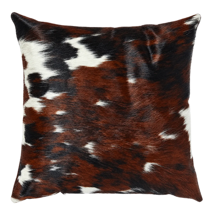 Coussin en peau de vache Écorce blanche, vue du produit aux tonalités brun roux et blanc