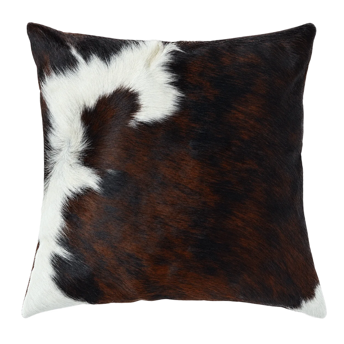 Coussin en peau de vache Ombre blanche, vue du produit aux tonalités brun foncé et blanc
