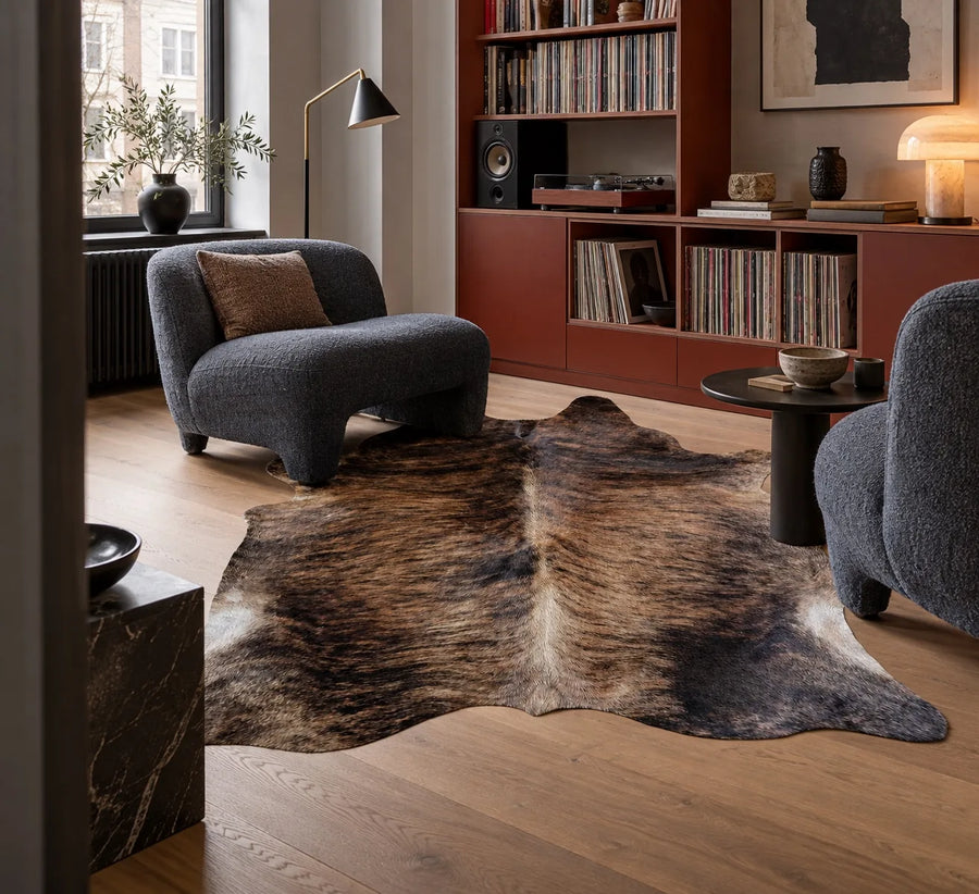 Peau de vache Fauve rayé dans un intérieur