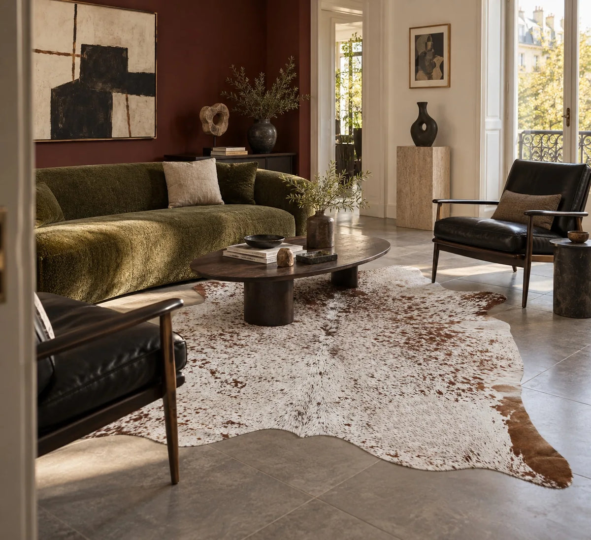 Peau de vache Sienne pointillée dans un intérieur
